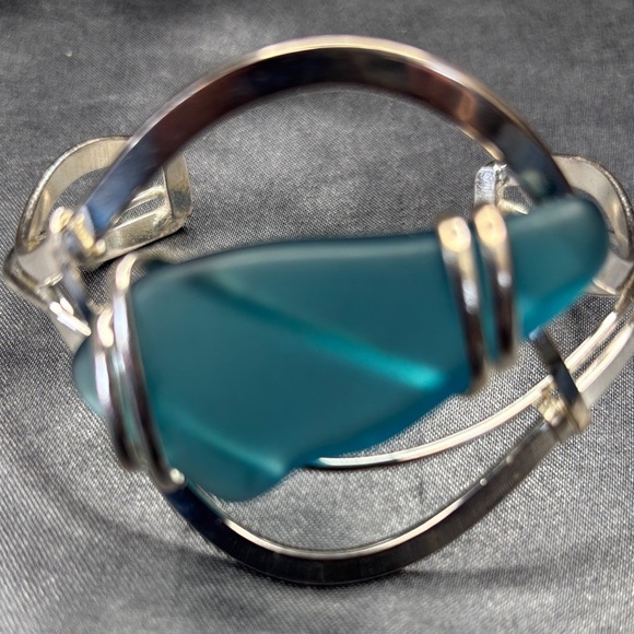 Silver and Blue Pendant - Picture 3 of 3